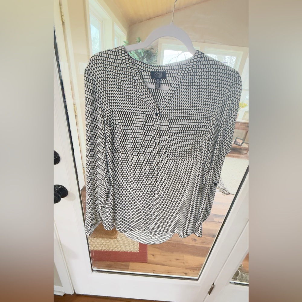 Jones New York Black and White Geo Print Button-Front Blouse